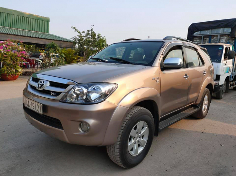 Nhìn lại các thế hệ Toyota Fortuner từ trước đến nay tại Việt Nam