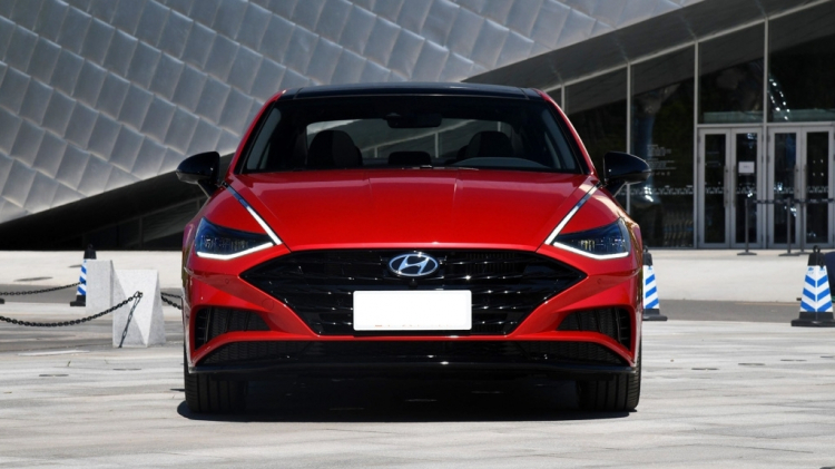 Hyundai Sonata 2020 ra mắt phiên bản trục cơ sở kéo dài, nội thất cực hiện đại