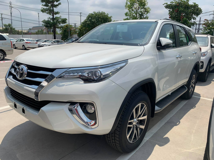 Nhìn lại các thế hệ Toyota Fortuner từ trước đến nay tại Việt Nam