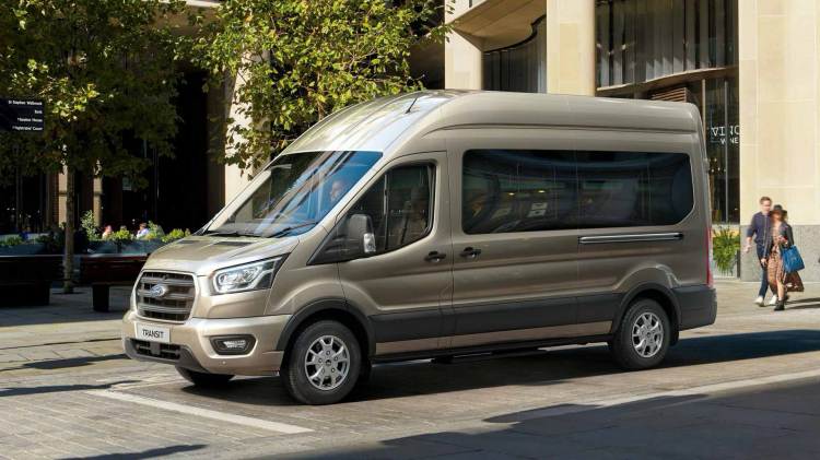 Ford Transit sẽ trang bị hộp số tự động 10 cấp như Mustang