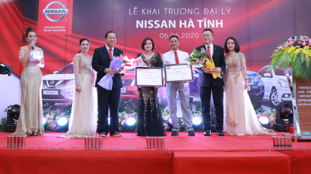 Otosaigon-Nissan-ha-tinh (2).jpg
