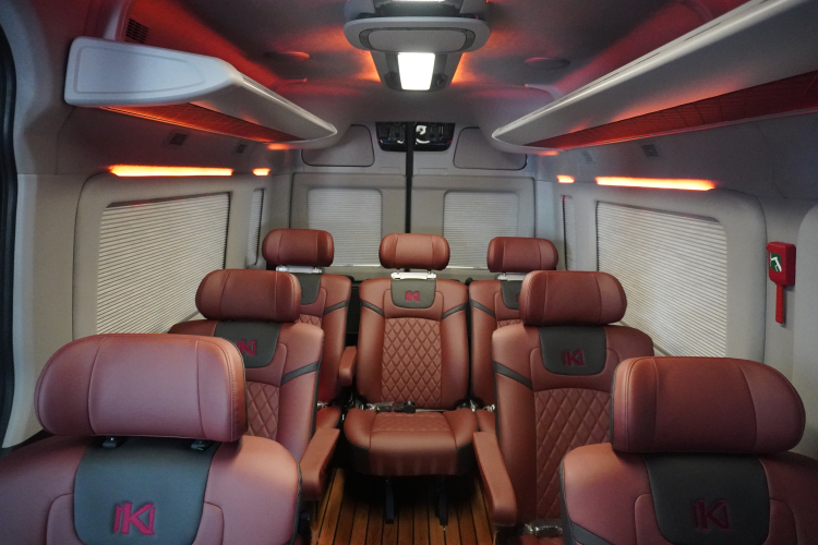 Noble Klasse Limousine - Làm việc ngay cả trên xe
