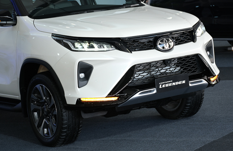 Cận cảnh Toyota Fortuner 2021 bản 2.8L cao cấp: Giá 1,39 tỷ, nhiều trang bị như xe sang Lexus