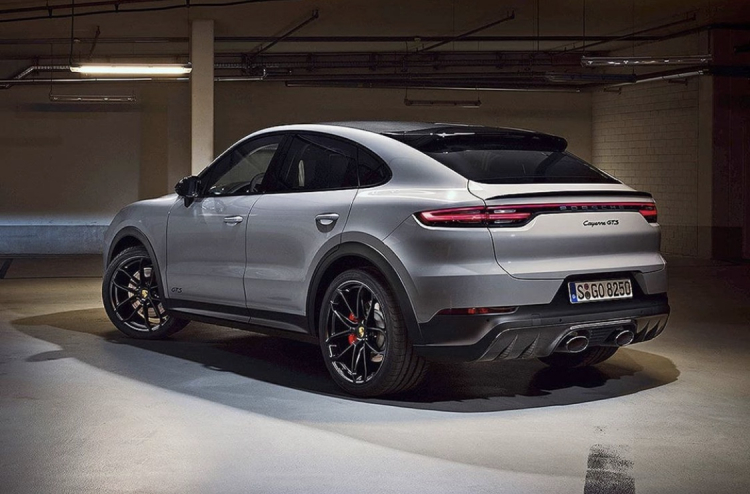 Porsche Cayenne GTS 2021 chính thức lộ diện, động cơ V8 tái xuất