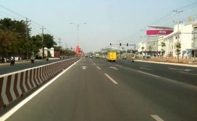 Biển báo phân làn mới (có thể là bẫy) ở đại lộ bình dương! Biển báo phân làn mới (có thể là bẫy) ở đại lộ bình dương!
