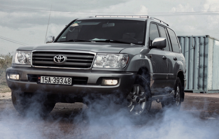 Cỗ máy uống xăng Land Cruiser của Toyota sau 15 năm còn lại gì?