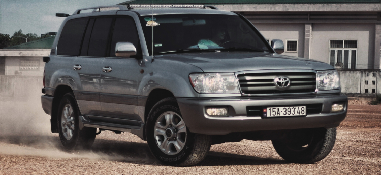 Cỗ máy uống xăng Land Cruiser của Toyota sau 15 năm còn lại gì? Cỗ máy uống xăng Land Cruiser của Toyota sau 15 năm còn lại gì?