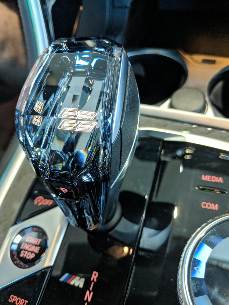 Dù nhiều nâng cấp, Toyota Fortuner 2021 vẫn bị chê bai ở những điểm sau Dù nhiều nâng cấp, Toyota Fortuner 2021 vẫn bị chê bai ở những điểm sau