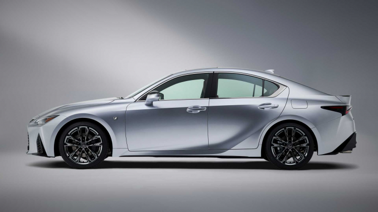 Lexus IS 2021 thế hệ mới: Đổi thiết kế, giữ động cơ