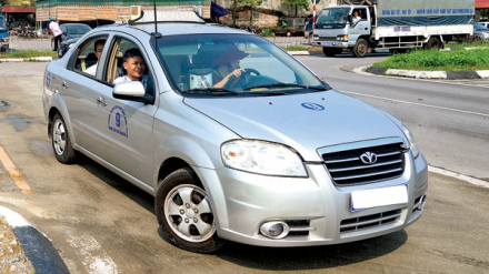 hoc-thi-bang-lai-xe.jpg