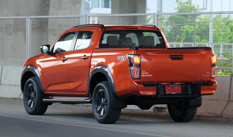 Bán tải Nhật ngày càng hấp dẫn: Ford Ranger sẽ phải dè chừng