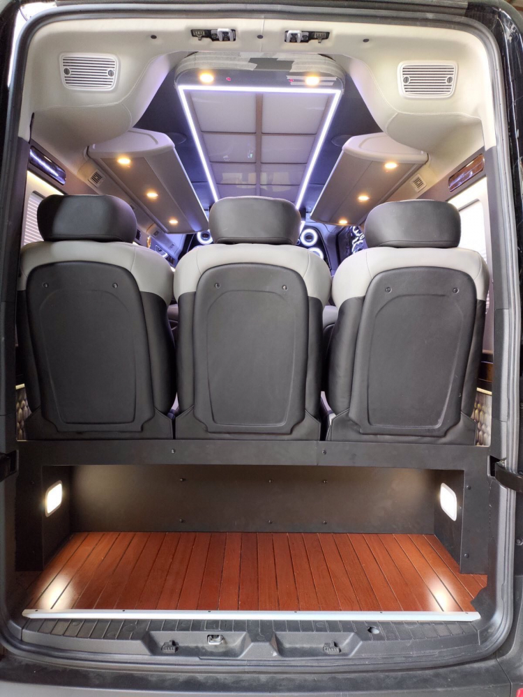 Cùng "Soi" Hyundai Solati Limousine 12 Ghế. Cùng "Soi" Hyundai Solati Limousine 12 Ghế.