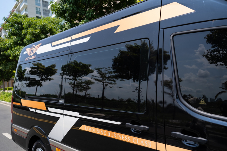 Cùng "Soi" Hyundai Solati Limousine 12 Ghế. Cùng "Soi" Hyundai Solati Limousine 12 Ghế.