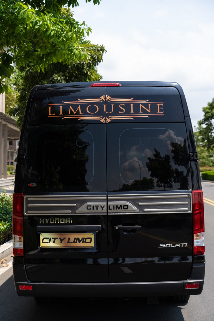 Cùng "Soi" Hyundai Solati Limousine 12 Ghế.