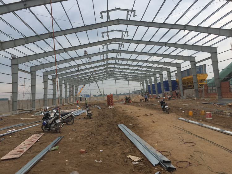 Sáng nay mình đi xuống công trường Sáng nay mình đi xuống công trường