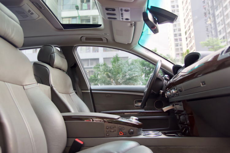 BMW 750Li đời 2006: Sedan đẳng cấp một thời giờ bán lại giá ngang Hyundai Elantra BMW 750Li đời 2006: Sedan đẳng cấp một thời giờ bán lại giá ngang Hyundai Elantra