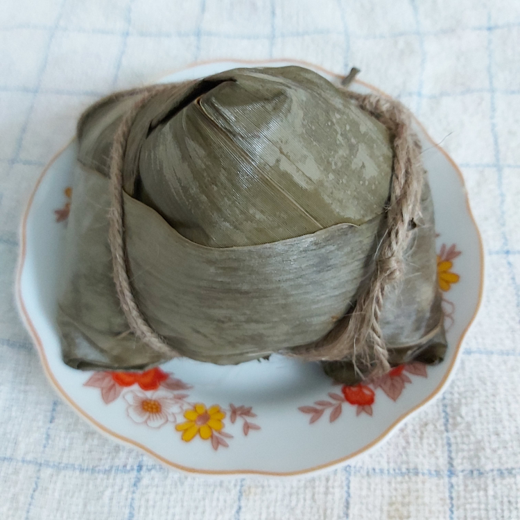 Hỏi nơi bán bánh ú tôm thịt trứng muối (bánh bá trạng) Hỏi nơi bán bánh ú tôm thịt trứng muối (bánh bá trạng)