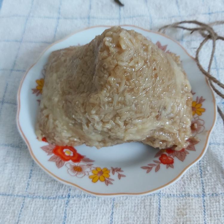 Hỏi nơi bán bánh ú tôm thịt trứng muối (bánh bá trạng) Hỏi nơi bán bánh ú tôm thịt trứng muối (bánh bá trạng)