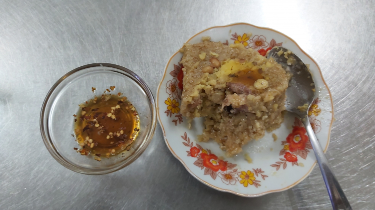 Hỏi nơi bán bánh ú tôm thịt trứng muối (bánh bá trạng) Hỏi nơi bán bánh ú tôm thịt trứng muối (bánh bá trạng)
