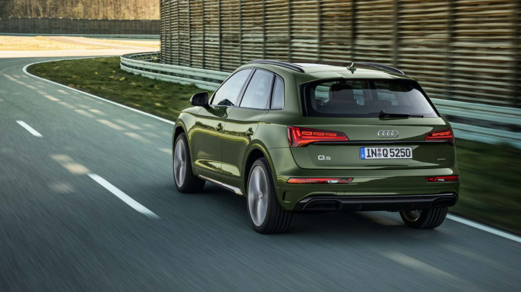 Audi Q5 2021 chính thức xuất hiện: sắc sảo, mạnh mẽ và đầy ấp công nghệ Audi Q5 2021 chính thức xuất hiện: sắc sảo, mạnh mẽ và đầy ấp công nghệ