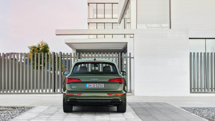 Audi Q5 2021 chính thức xuất hiện: sắc sảo, mạnh mẽ và đầy ấp công nghệ Audi Q5 2021 chính thức xuất hiện: sắc sảo, mạnh mẽ và đầy ấp công nghệ