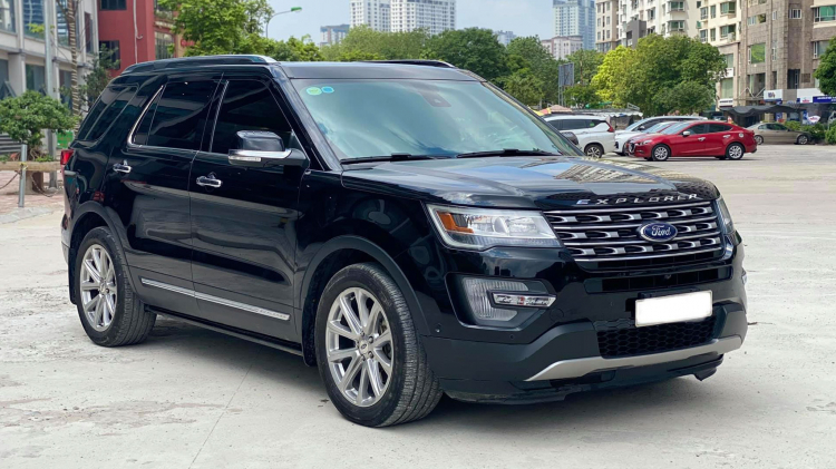 Ford Explorer mới giảm giá, xe Explorer cũ "cắn răng" giảm giá theo