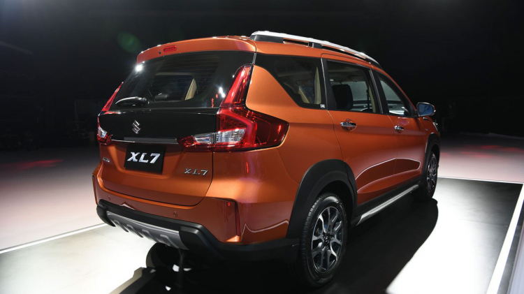 Suzuki XL7 tại Thái Lan có giá bằng Việt Nam