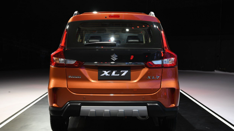 Suzuki XL7 tại Thái Lan có giá bằng Việt Nam