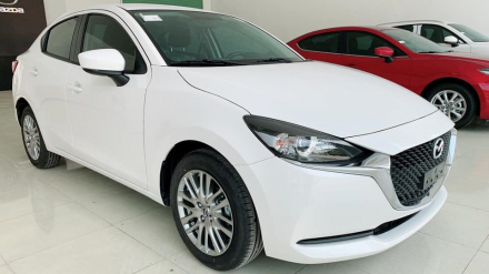 mazda2.jpg