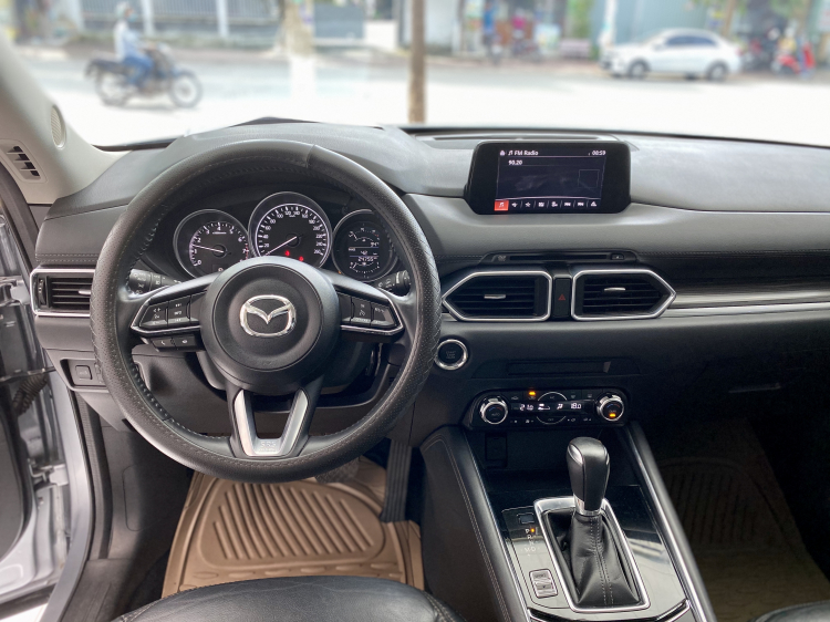 Cần bán xe Mazda CX -5 sản xuất 2018 màu bạc xe lướt 2 vạn km