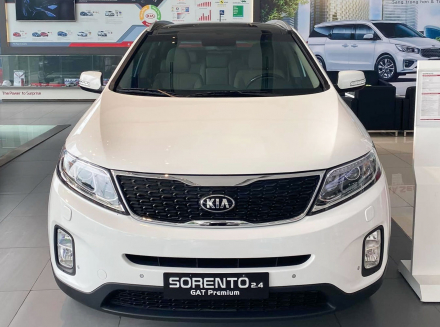 Otosaigon-Kia-sorento-2019-giam-100-trieu (1).jpg