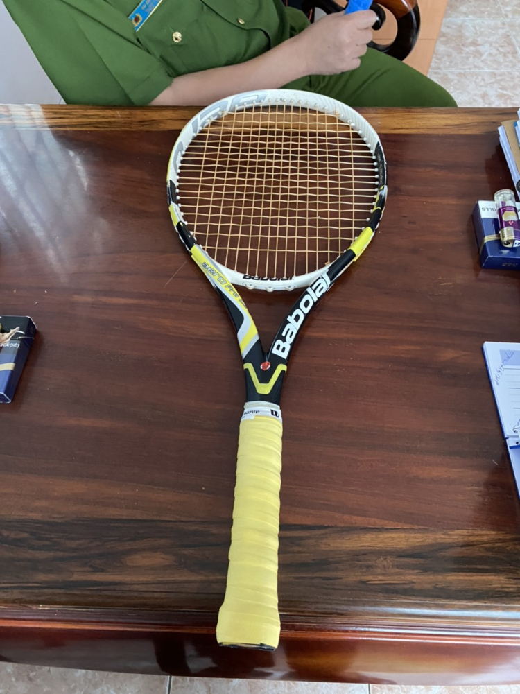mua vợt tennis
