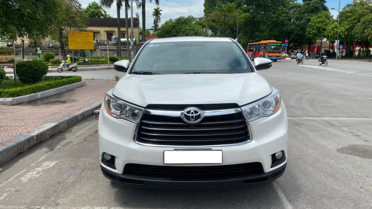 Sau thời gian sử dụng, Toyota Highlander 2015 nhập Mỹ bán lại ngang giá Fortuner bản full