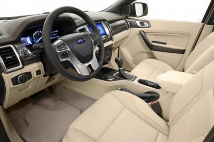 2015-Ford-Endeavour-cabin.jpg