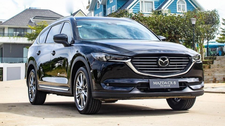 Mazda CX-8 giảm giá tới 200 triệu đồng, còn từ 999 triệu: Ngang giá SantaFe, CR-V