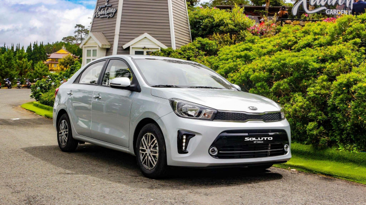 Kia Soluto giảm giá, trở thành xe rẻ nhất phân khúc với giá từ 369 triệu đồng