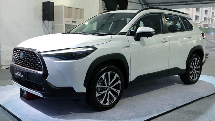 otosaigon-Toyota-Corolla-Cross-Hybrid (1).jpg