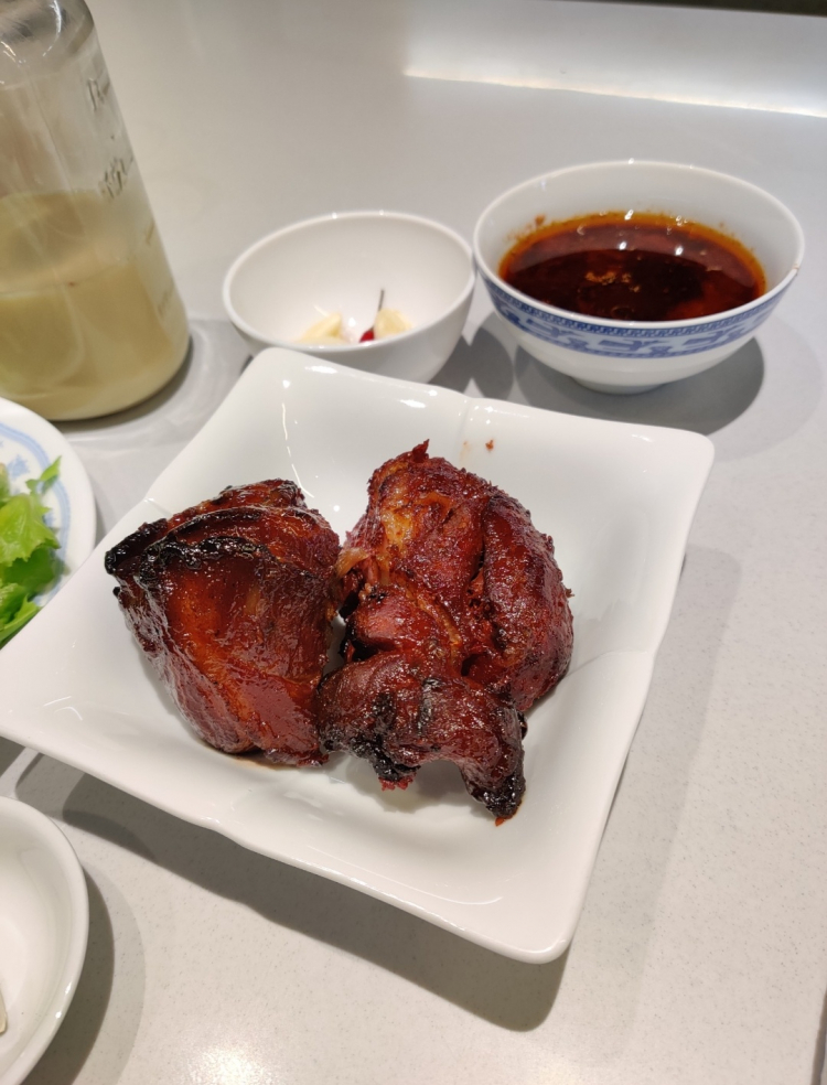 Bữa cơm hàng ngày của người Việt gốc Hoa ở Sg. Bữa cơm hàng ngày của người Việt gốc Hoa ở Sg.