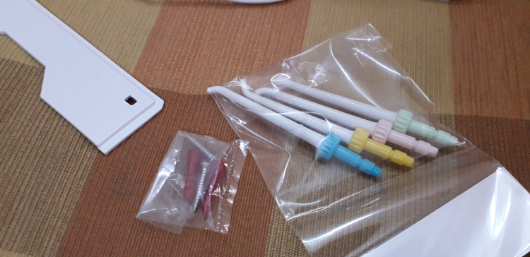 Review máy tăm nước Oralpik xài sướng quá Review máy tăm nước Oralpik xài sướng quá