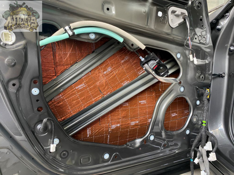 Quy trình cách âm và sử dụng vật liệu Dr Artex cho xe Mazda CX8