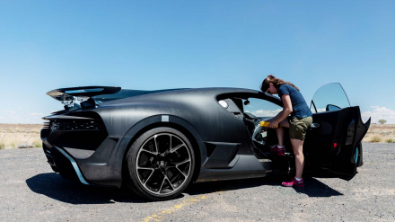 otosaigon-bugatti-chiron.jpg