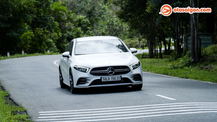 Đánh giá Mercedes-AMG A35 4MATIC: Sedan hiệu năng cao dành cho người trẻ