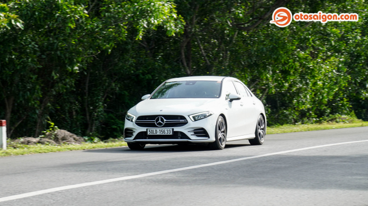 Đánh giá Mercedes-AMG A35 4MATIC: Sedan hiệu năng cao dành cho người trẻ