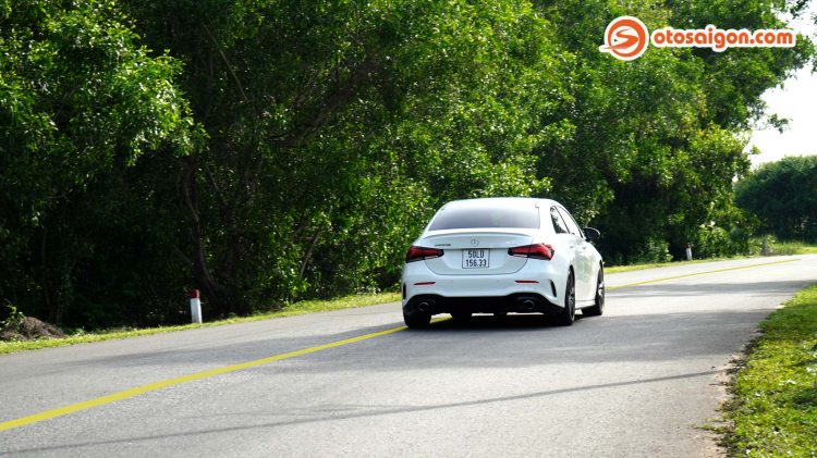 Đánh giá Mercedes-AMG A35 4MATIC: Sedan hiệu năng cao dành cho người trẻ