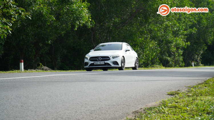 Đánh giá Mercedes-AMG A35 4MATIC: Sedan hiệu năng cao dành cho người trẻ Đánh giá Mercedes-AMG A35 4MATIC: Sedan hiệu năng cao dành cho người trẻ