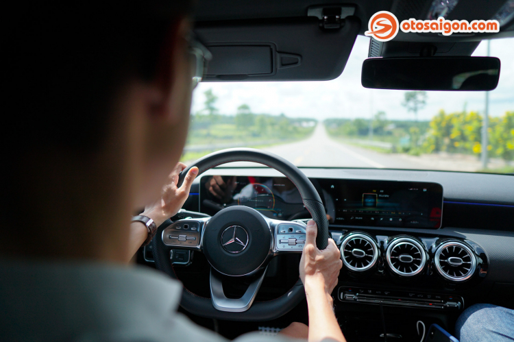 Đánh giá Mercedes-AMG A35 4MATIC: Sedan hiệu năng cao dành cho người trẻ Đánh giá Mercedes-AMG A35 4MATIC: Sedan hiệu năng cao dành cho người trẻ