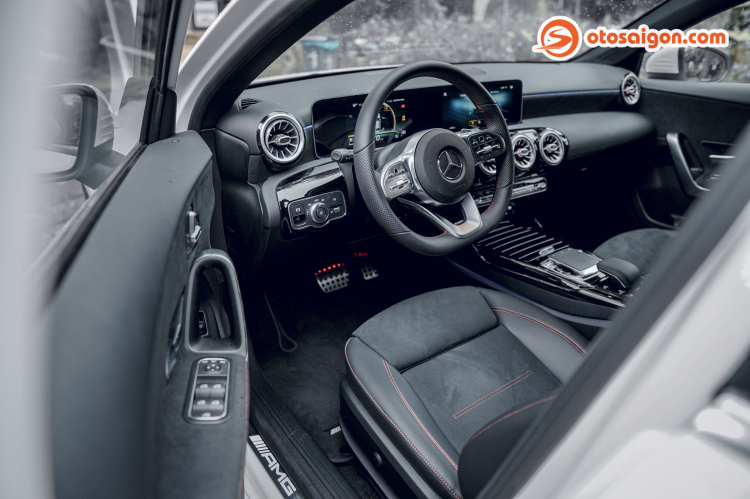 Đánh giá Mercedes-AMG A35 4MATIC: Sedan hiệu năng cao dành cho người trẻ Đánh giá Mercedes-AMG A35 4MATIC: Sedan hiệu năng cao dành cho người trẻ