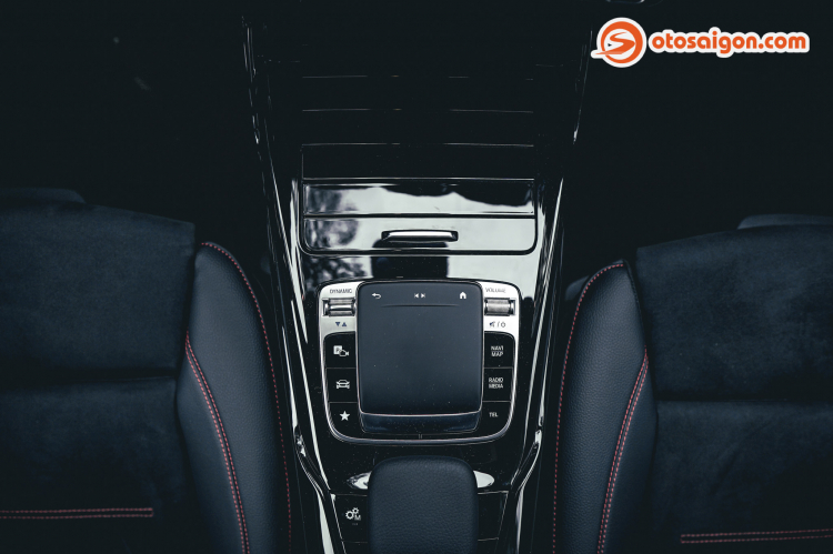 Đánh giá Mercedes-AMG A35 4MATIC: Sedan hiệu năng cao dành cho người trẻ Đánh giá Mercedes-AMG A35 4MATIC: Sedan hiệu năng cao dành cho người trẻ