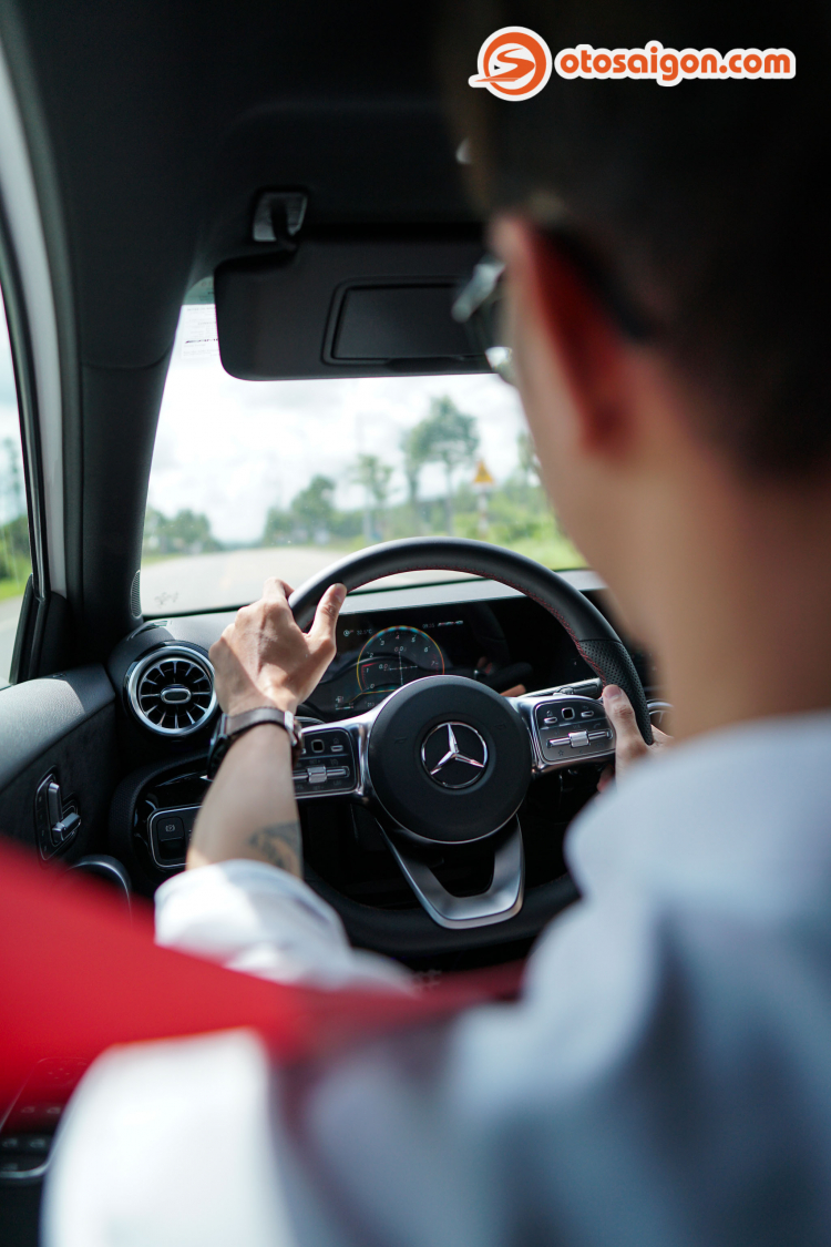 Đánh giá Mercedes-AMG A35 4MATIC: Sedan hiệu năng cao dành cho người trẻ