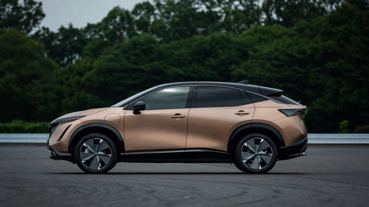 SUV chạy điện đầu tiên của Nissan - Ariya 2020 chính thức ra mắt